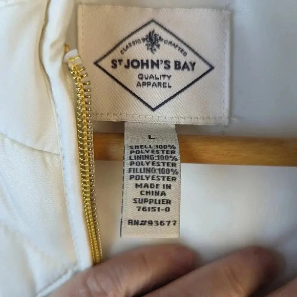 St. John's Bay Quilted Vest - Large - Picture 4 of 7